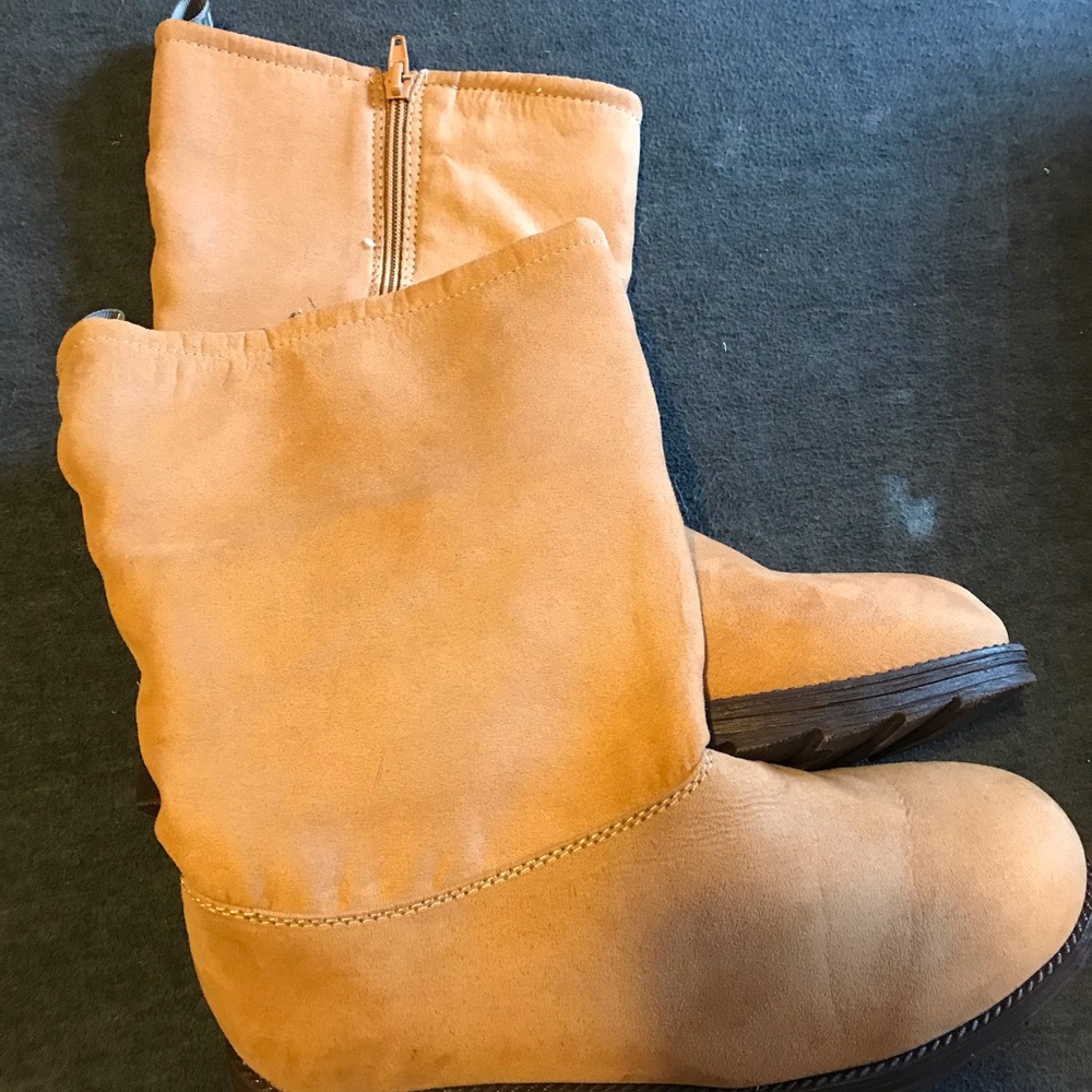 Beige mukluks boots